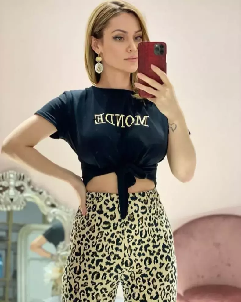 Nicoleta-Dragne-5-819x1024-1