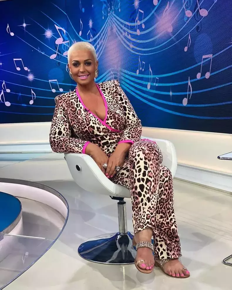 monica-anghel-silueta-5-819x1024-1