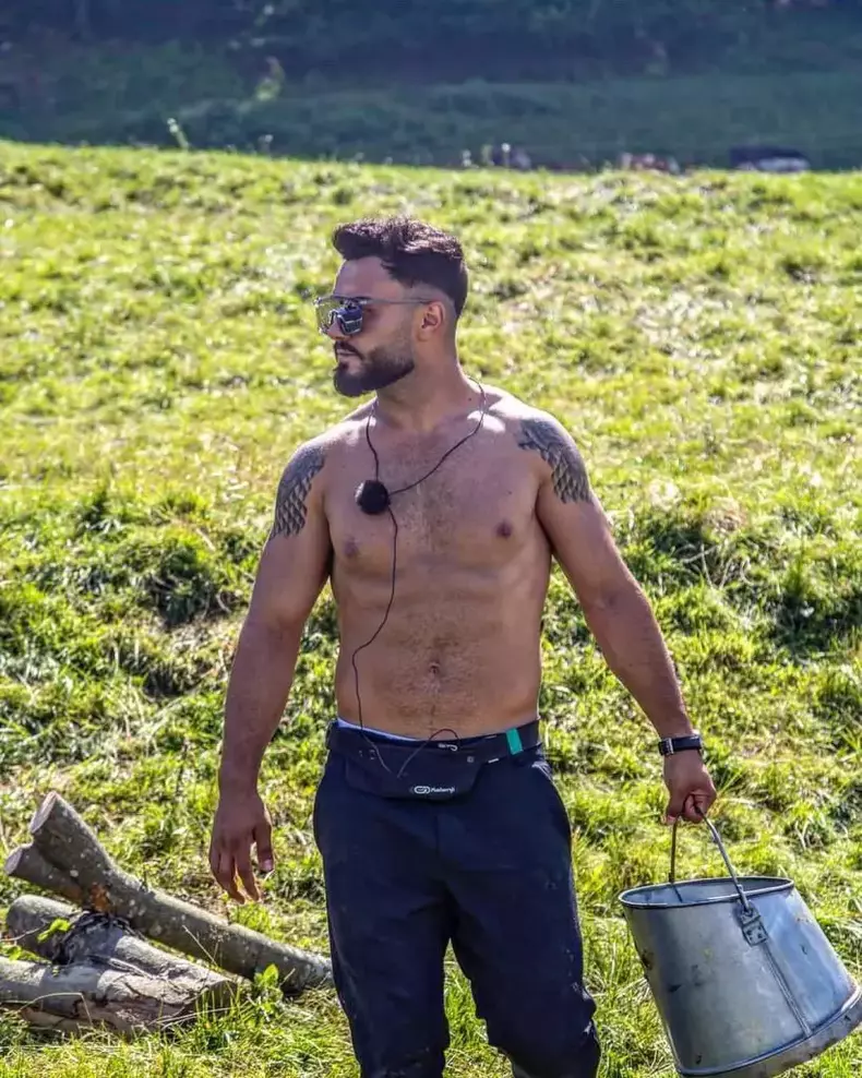 cine-este-noua-iubita-a-lui-Jador-6