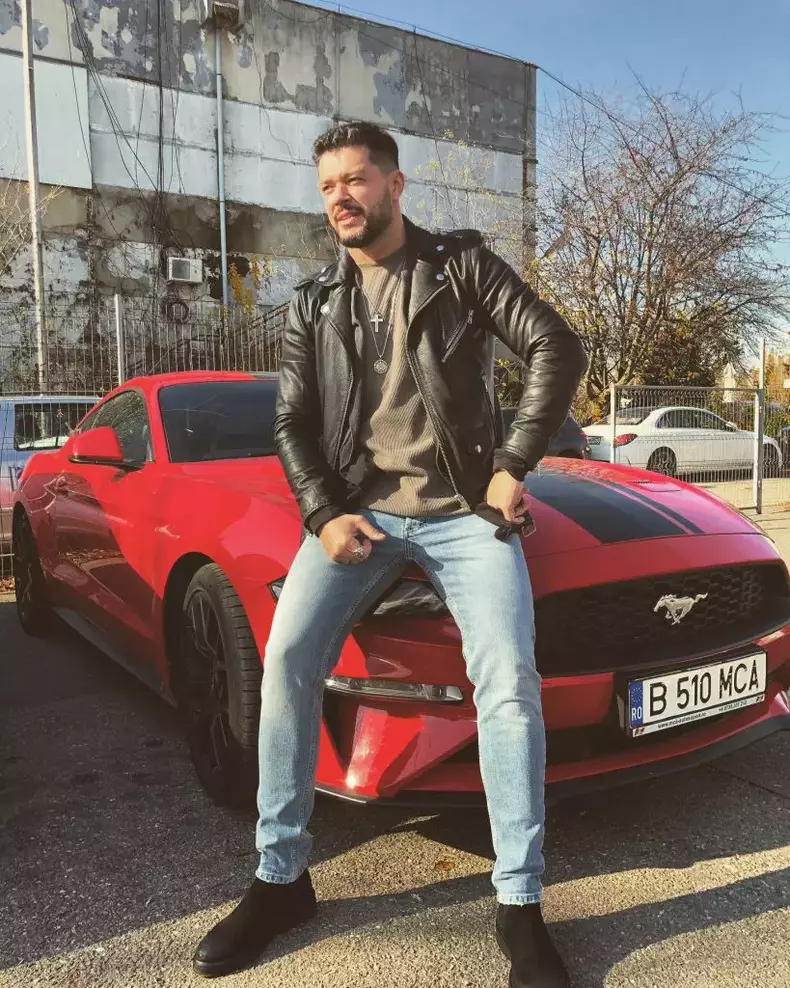 Victor-prezentator-819x1024-1