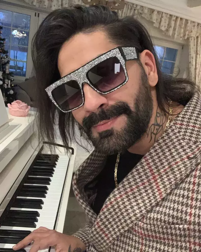 79498318_3193807643968957_2479262123494998016_o-819x1024-1