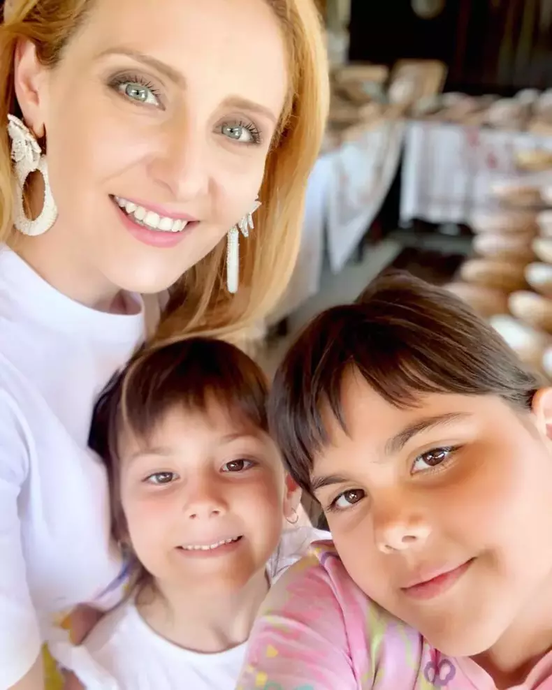 alina-sorescu-11-819x1024-1