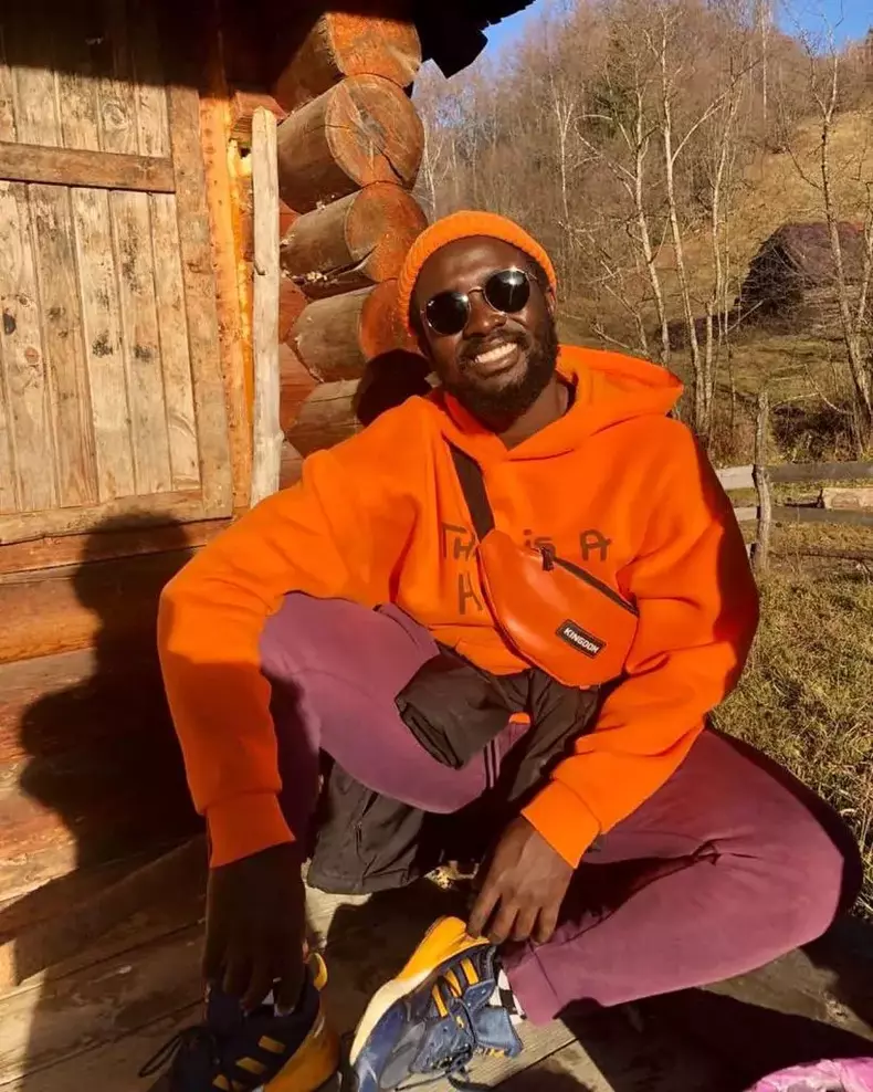 tobi-ibitoye-tatic-pentru-a-doua-oara-819x1024-1