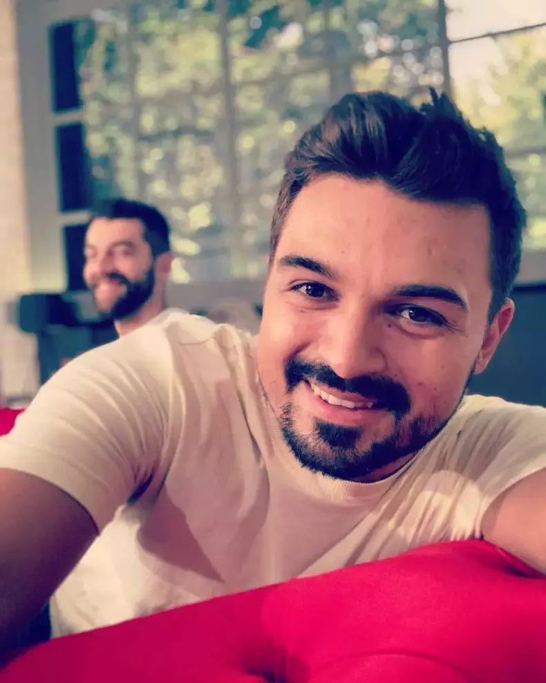 240967216_390520559104047_3459294980809507566_n-819x1024-1