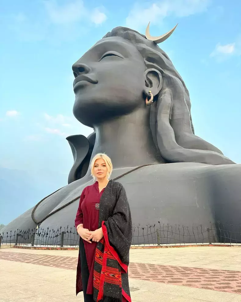 loredana-groza-si-a-indeplinit-un-vis-in-vacanta-din-india-4