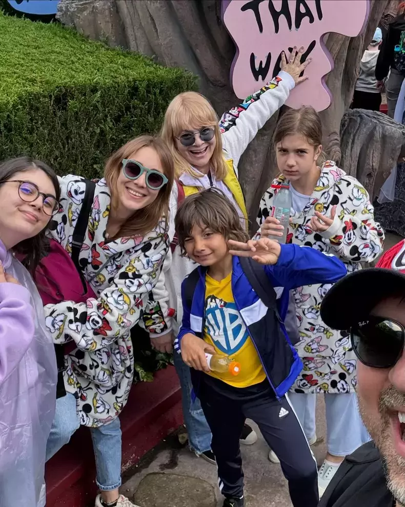 10.-horia-brenciu-si-familia-lui