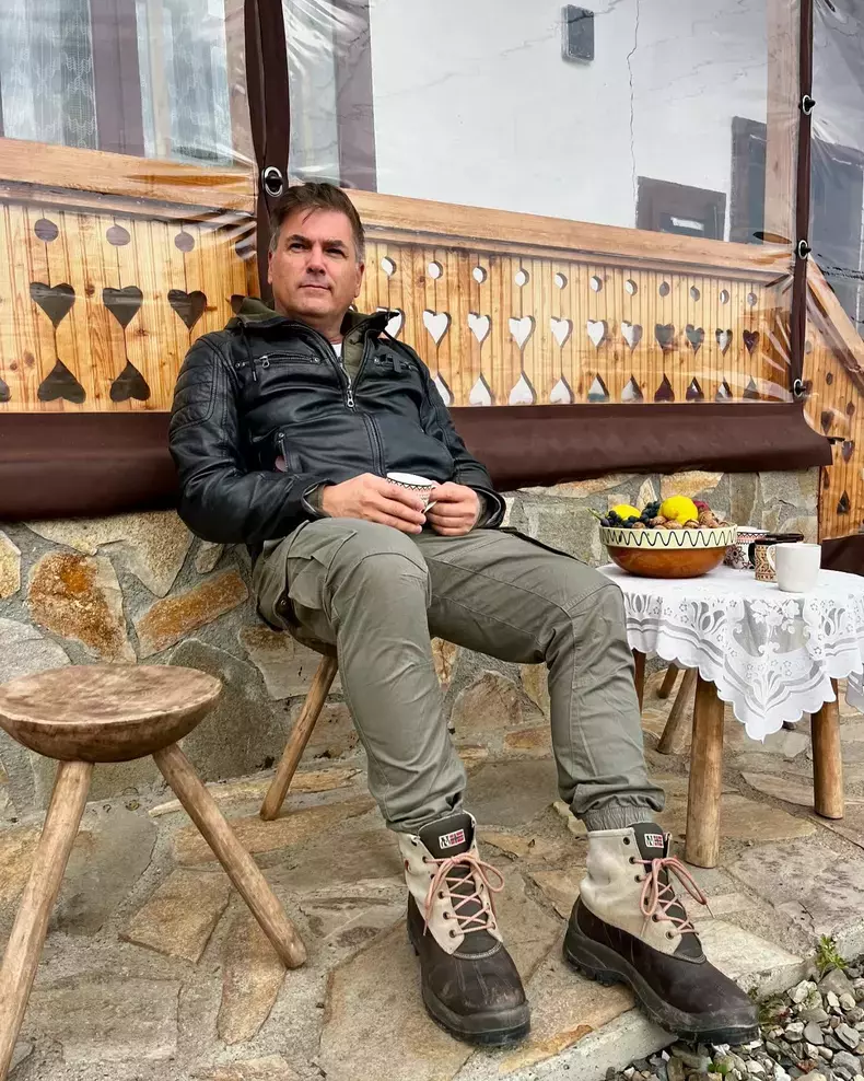 sotia-lui-mircea-radu-adevarul-despre-motivul-pentru-care-s-au-mutat-din-bucuresti.-raluca-radu-aveam-sansele-sa-imi-asez-lucrurile-1