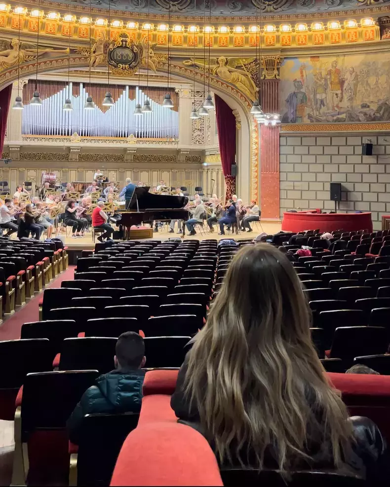 Chiara Ferragn in romania15