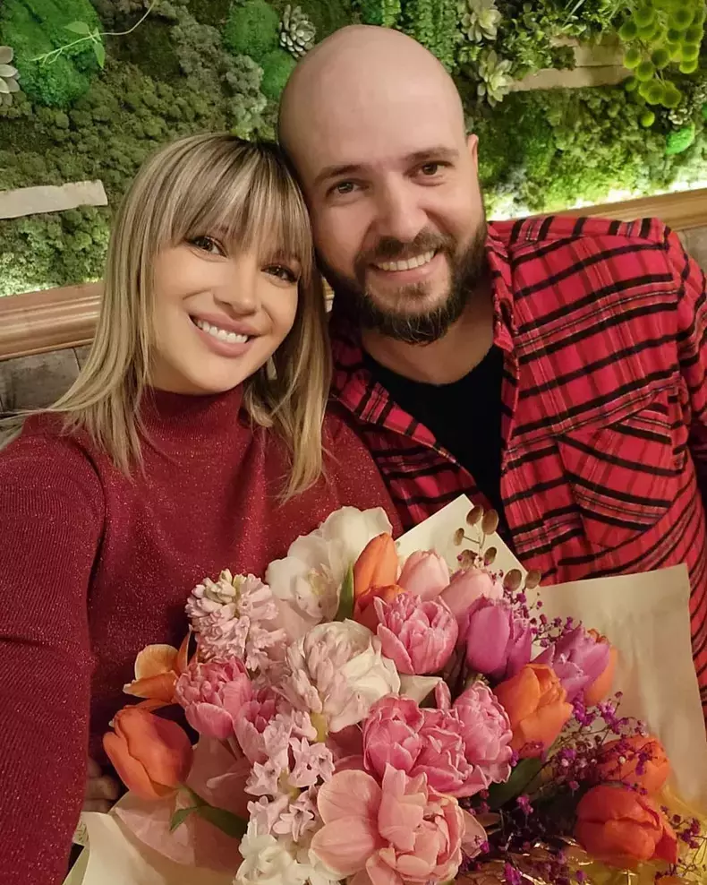 lora-iubit-logodnic-ionut-ghenu-1