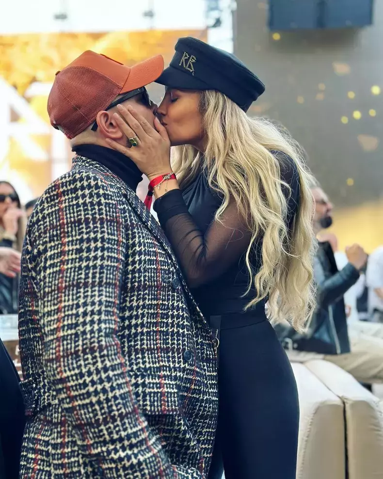 lora-iubit-logodnic-ionut-ghenu-2