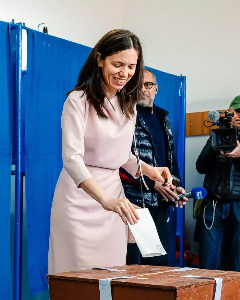 nicusor-dan-si-mirabela-gradinaru-6-2