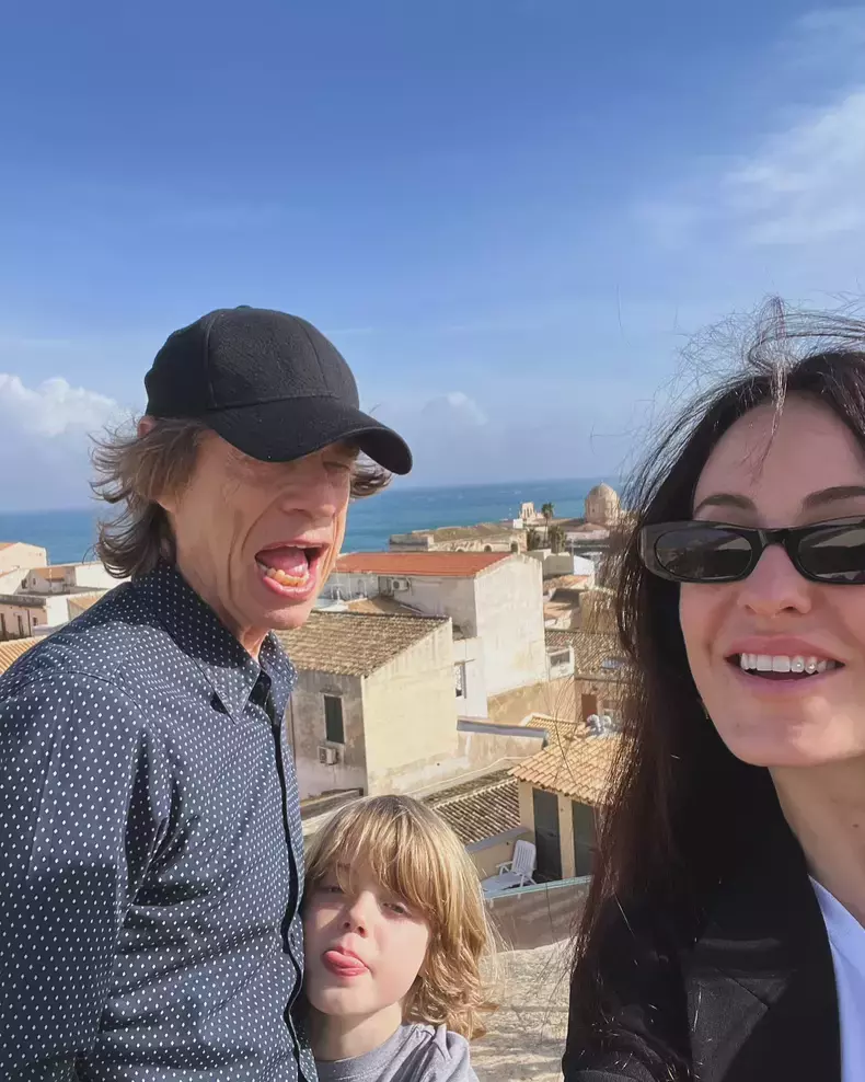 mick-jagger-si-logodnica-lui-alaturi-de-fiul-lor-1