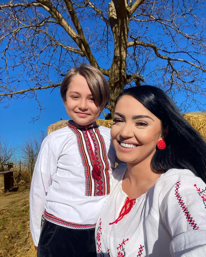 Fiul-Andreei-Mantea-a-venit-de-la-scoala-plin-de-vanatai-7