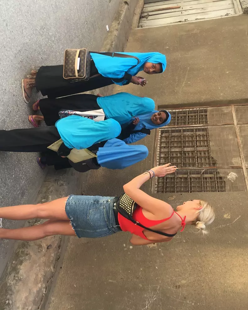 Alina Eremia a vizitat o rezervație de țestoase și și-a învins teama de înălțime, în Zanzibar (7)