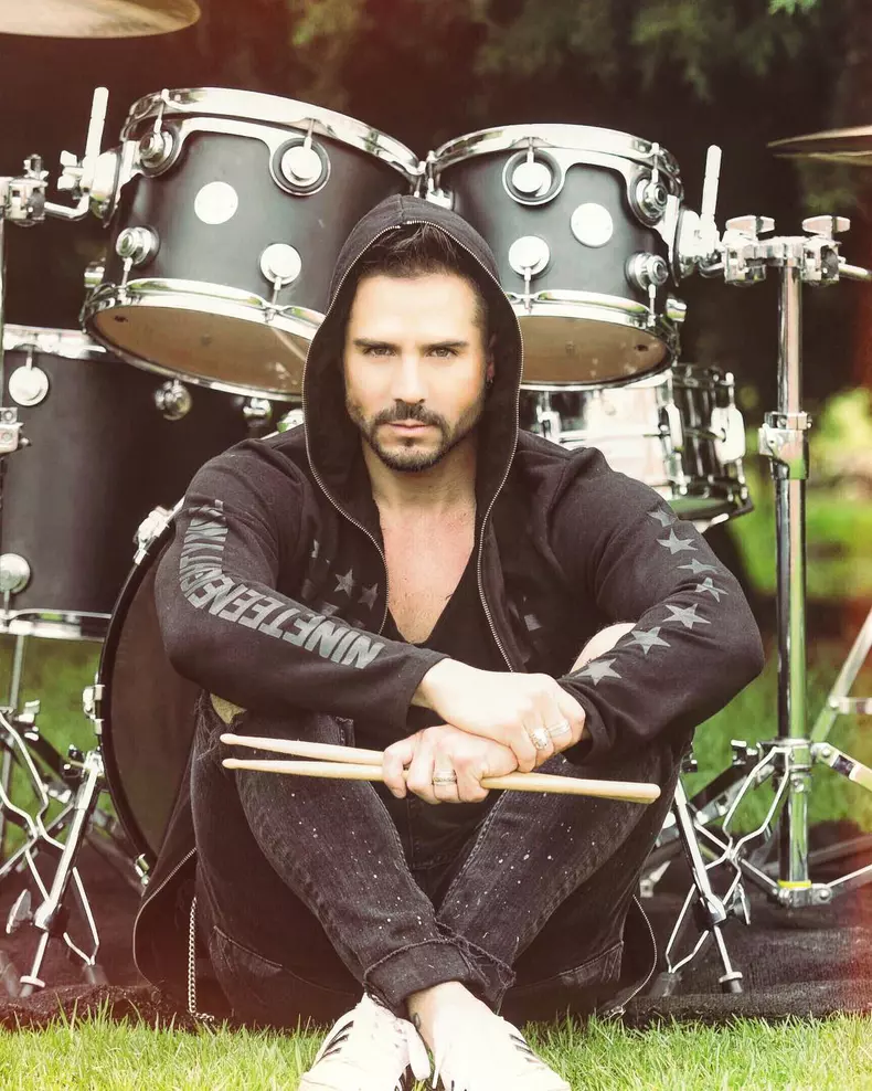 38251022_394199497774358_5229790846647271424_n