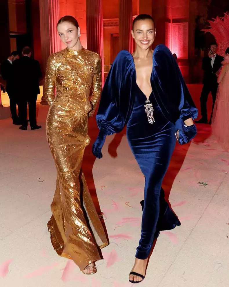 Mariacarla-Boscono-și-Irina-Shayk-@irinashayk-819x1024