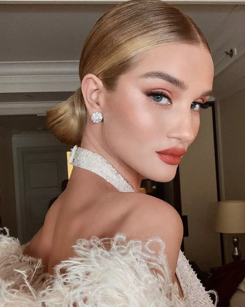 Rosie-Huntington-Whiteley-rosiehw-819x1024