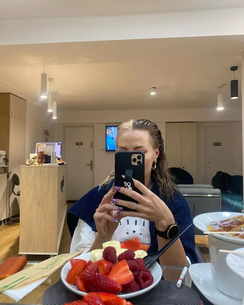 Delia, schimbare totală de look. Și-a vopsit părul ca Zanni de la Survivor România (1)