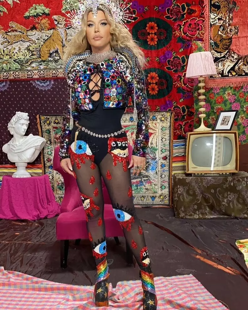 Loredana Groza, la plimbare prin Miami, într-o bustieră transparentă (1)