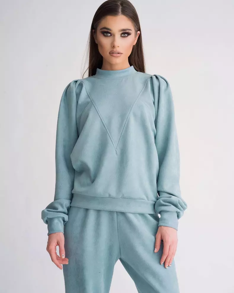 Câți bani câștigă Theo Rose, din postările de pe rețelele de socializare.