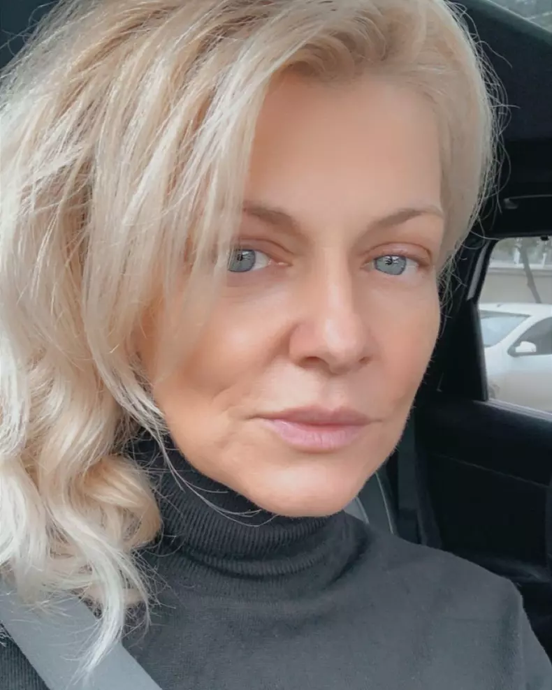 Cum a fost surprinsă Dana Nălbaru. Mesajul tăios de pe hainele fostei soliste Hi-Q