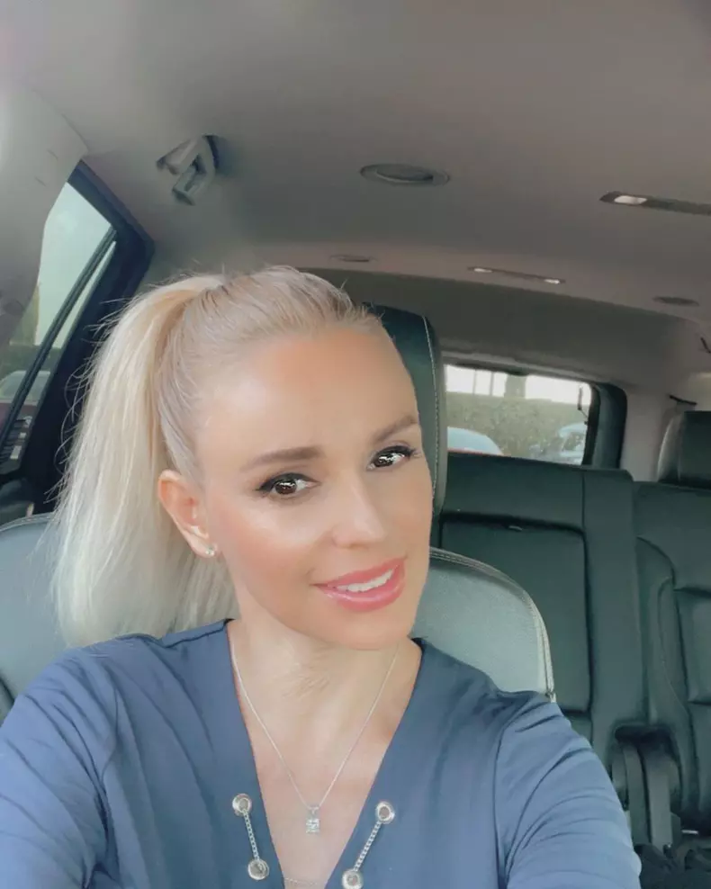 Din nou în țară. Catrinel Sandu a revenit în România, la 10 ani de când s-a mutat în America. Cine a însoțit-o (1)