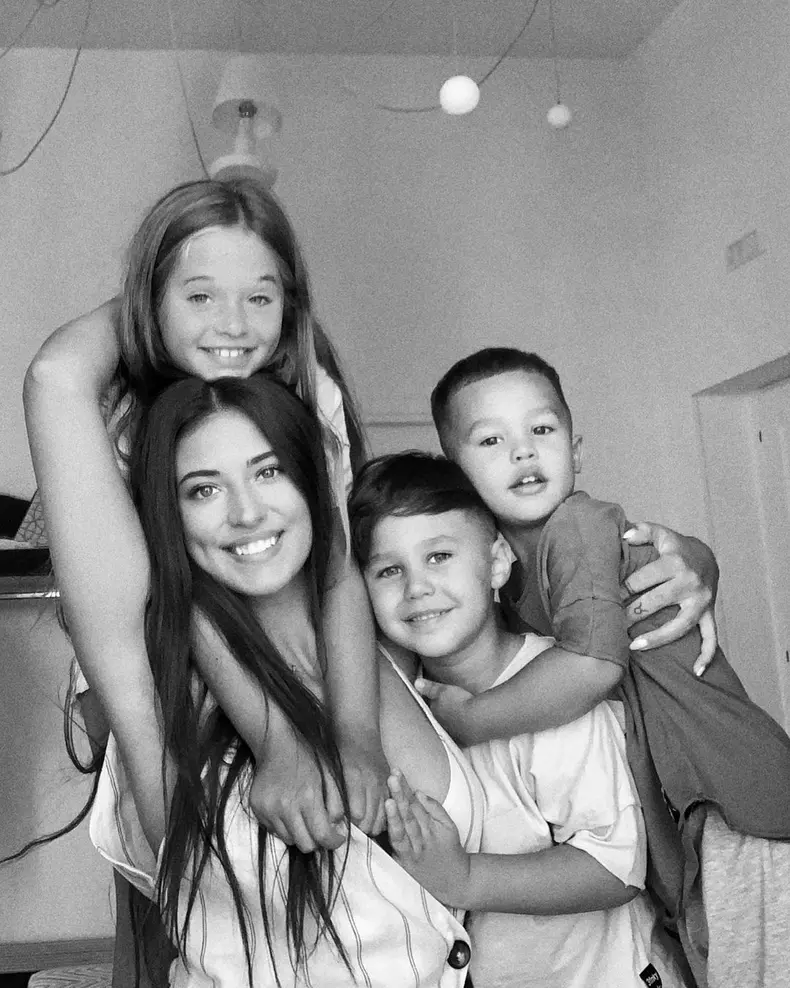 Antonia, primul pictorial împreună cu fiica ei (2)