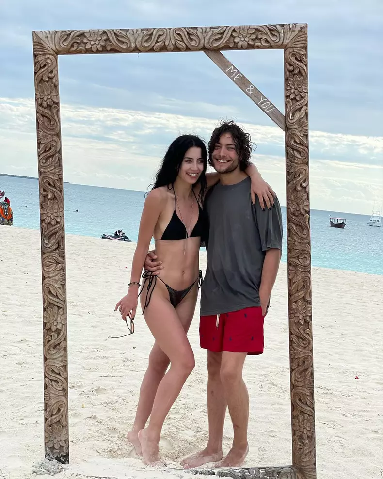 Cine este Alexandra, tânăra cu care se iubește Toto Dumitrescu (3)