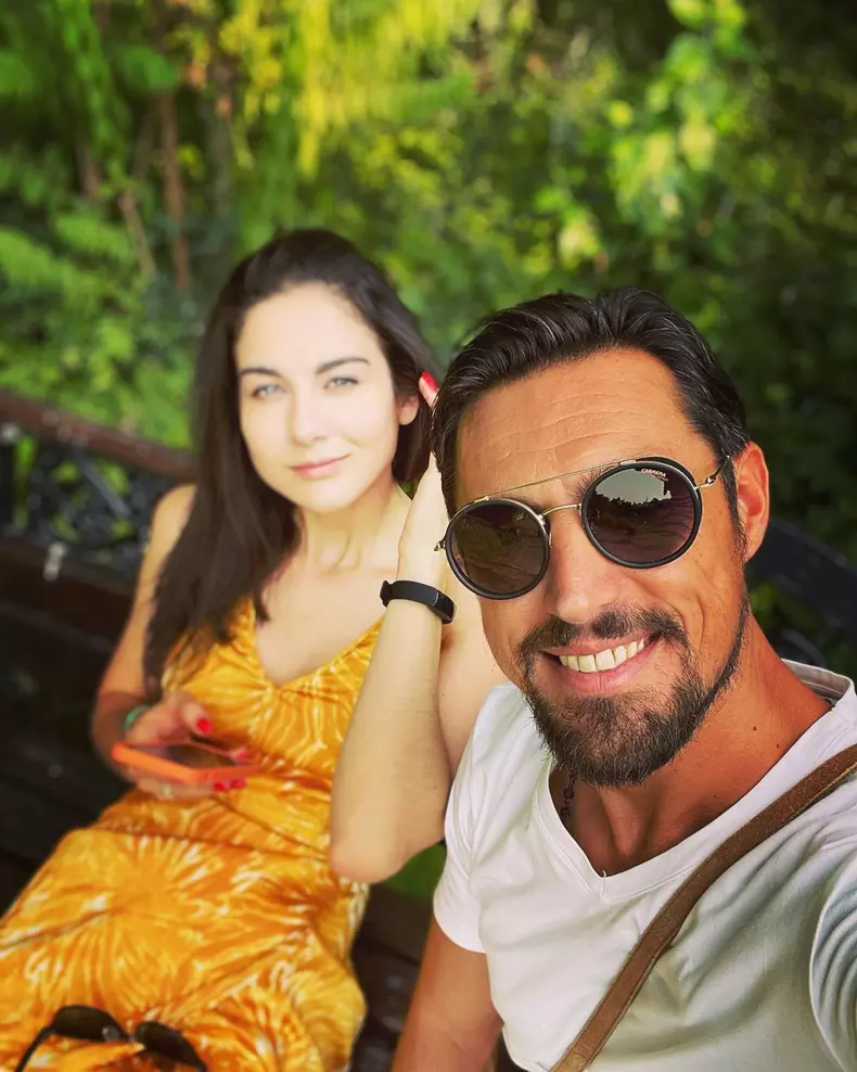 Daniel Pavel și iubita lui, Marina, s-au logodit! (3)