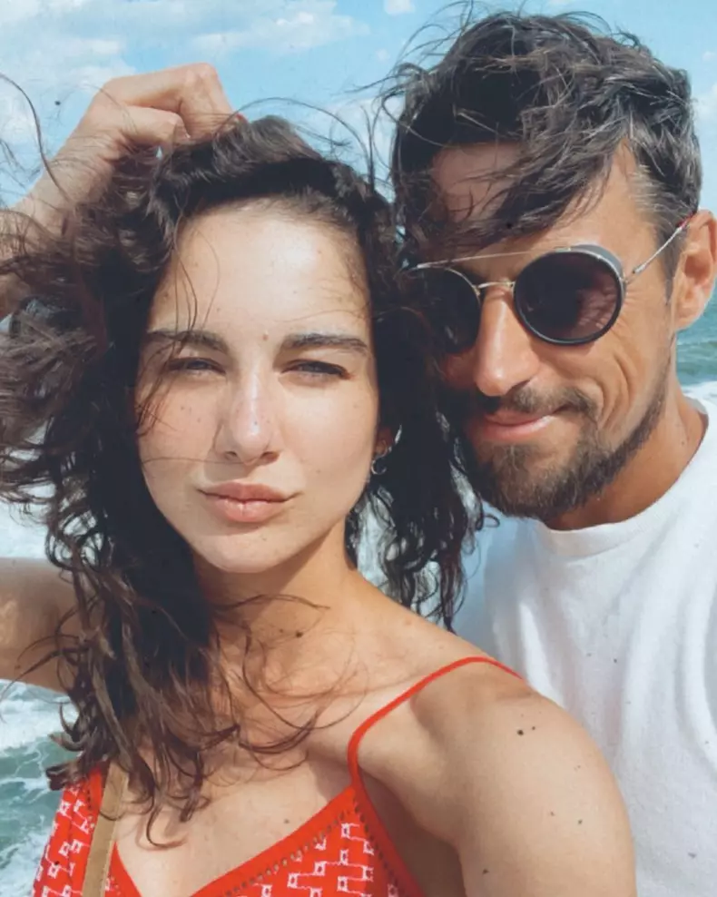 Daniel Pavel și iubita lui, Marina, s-au logodit! (7)