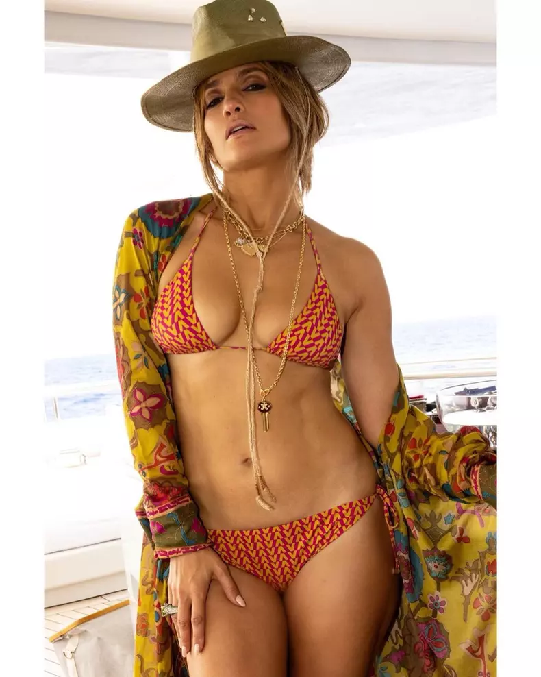 Jennifer Lopez a confirmat relația cu Ben Affleck. Ce a făcut artista chiar de ziua ei de naștere! (4)