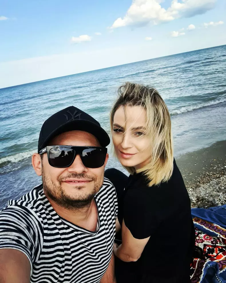 Mihai Rait se relaxează pe malul mării. Cine l-a însoțit în vacanță pe actorul din Las Fierbinți (3)