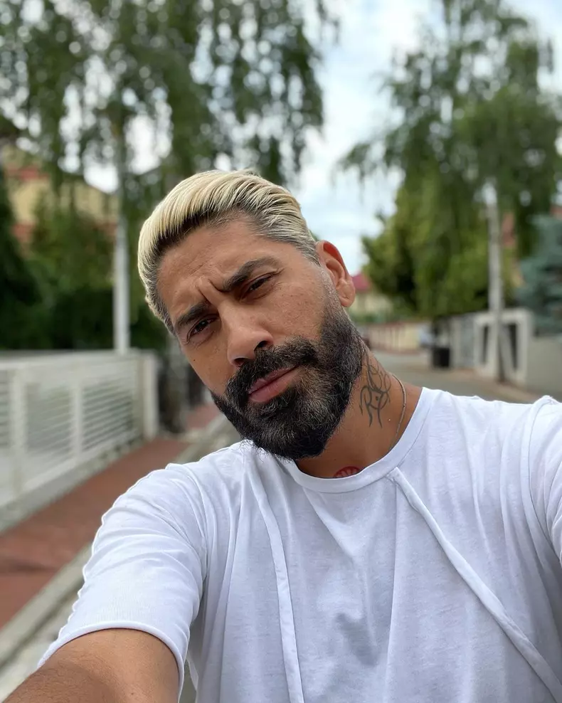 Cine sunt cei trei tineri pe care Connect-R i-a adoptat (3)