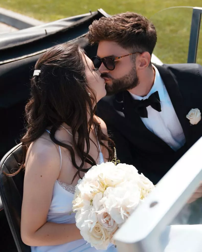 Cum a arătat Cleopatra Stratan în ziua nunții ei. Pavel Stratan, în lacrimi la nunta tinerei de 18 ani (2)