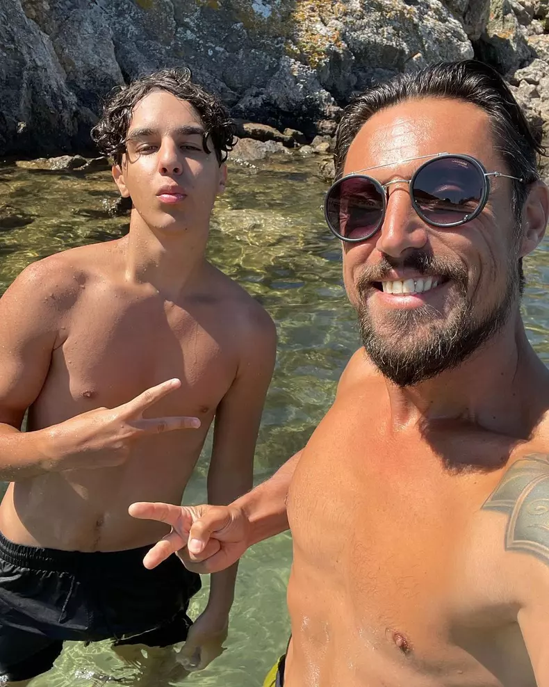 Cum arată băiatul lui Daniel Pavel, prezentatorul Survivor România (3)