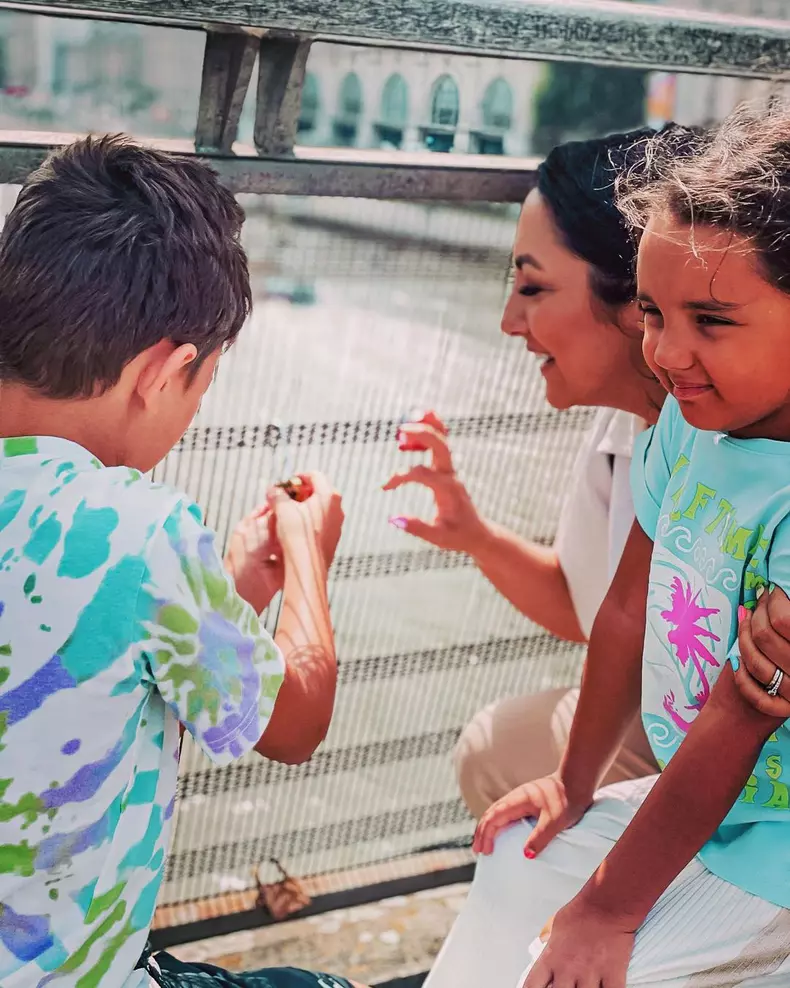 Cum răspunde Andra zvonurilor cum că ar fi iar însărcinată. Eu dau tot din casă (11)