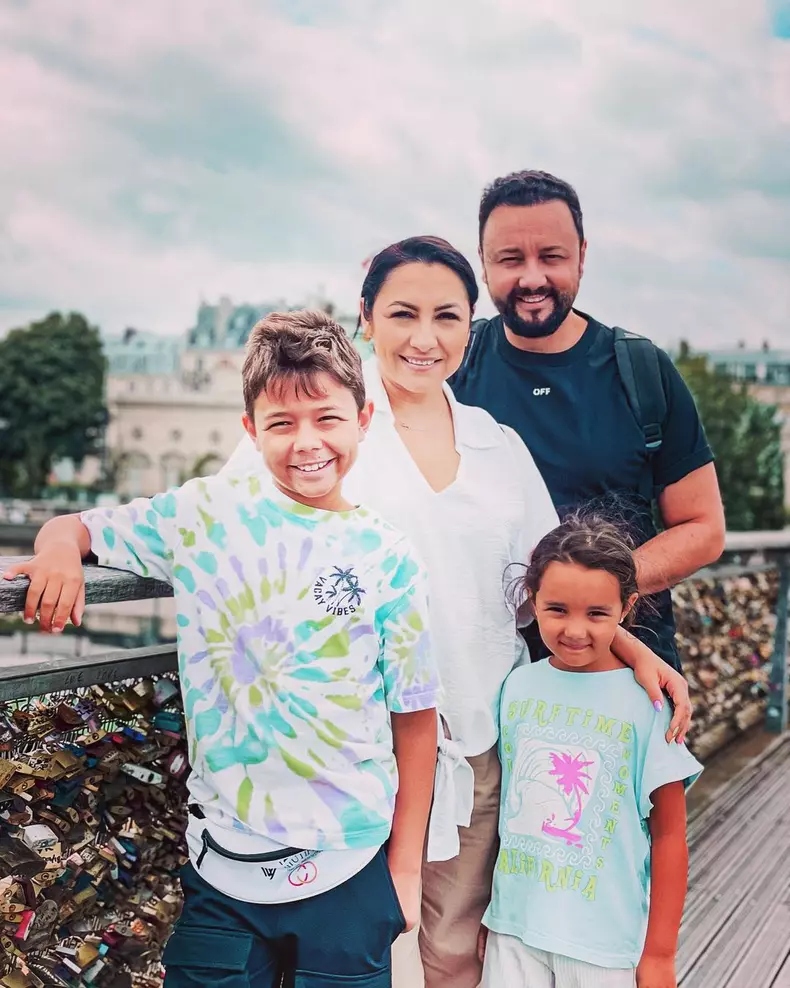 Cum răspunde Andra zvonurilor cum că ar fi iar însărcinată. Eu dau tot din casă (12)