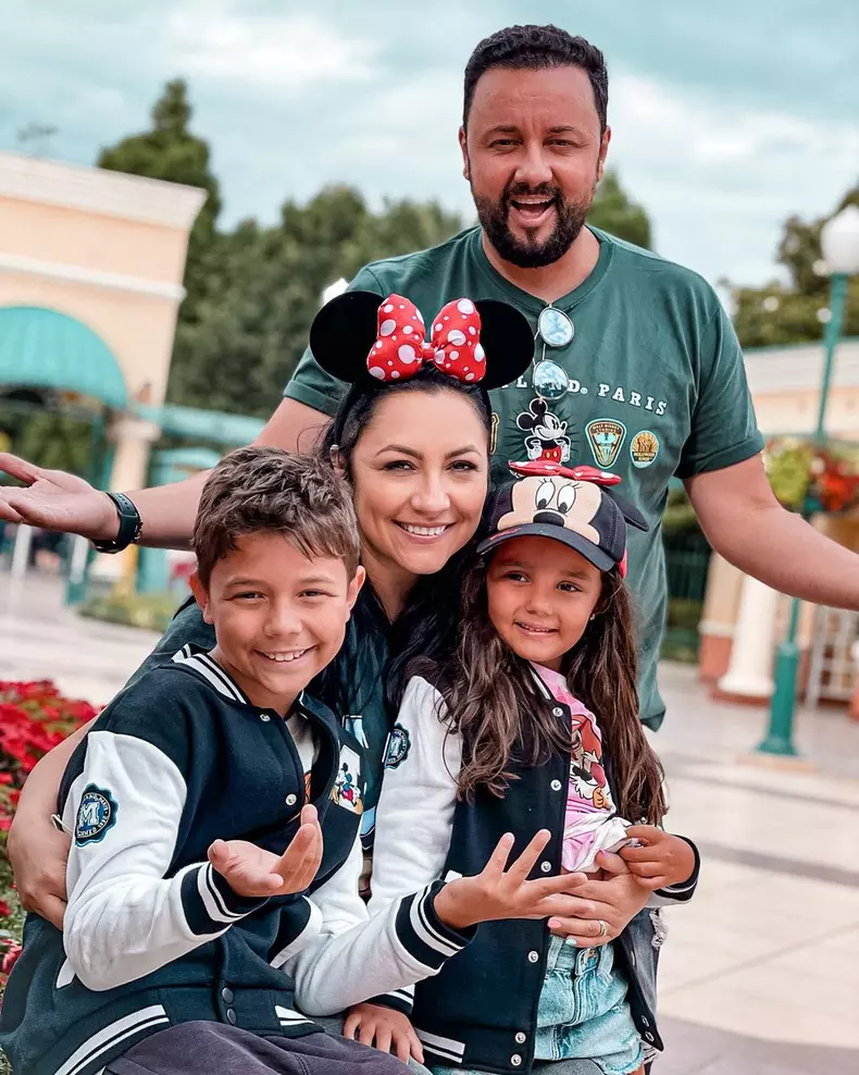 Cum răspunde Andra zvonurilor cum că ar fi iar însărcinată. Eu dau tot din casă (3)