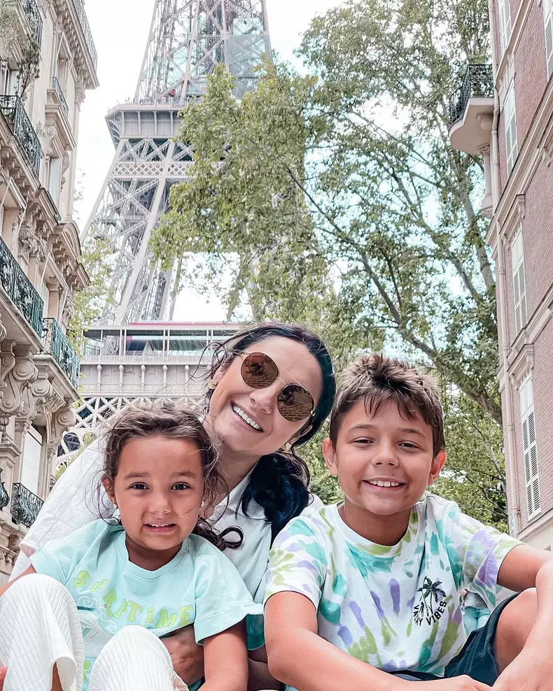 Cum răspunde Andra zvonurilor cum că ar fi iar însărcinată. Eu dau tot din casă (6)