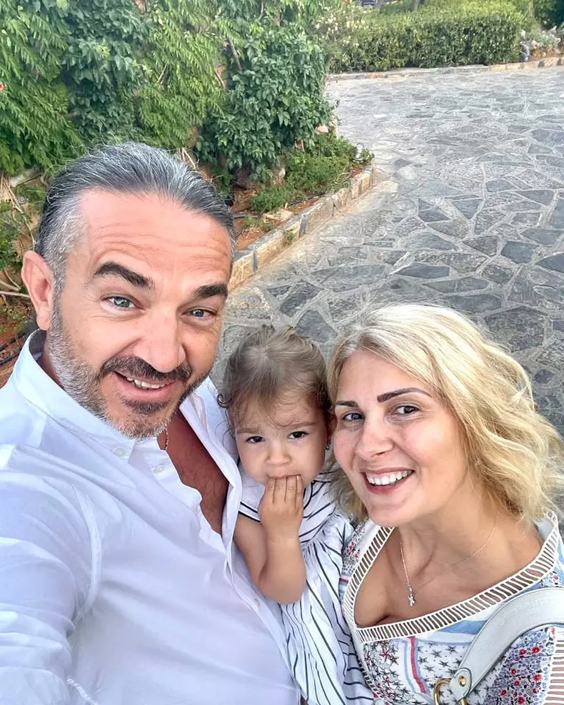 Fetița Alessandrei Stoicescu a împlinit 2 ani. Ce spune vedeta de la Antena 1 despre familia ei (3)