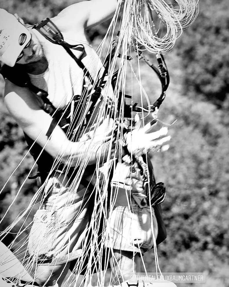 Imaginile surprinzătoare publicată de Mihaela Rădulescu online. Cum s-a pozat cu Felix Baumgartner „Bărbatul meu” (1)