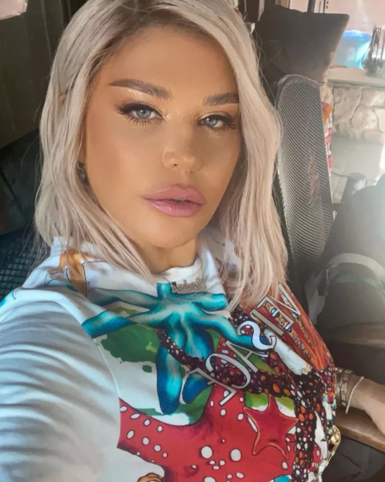 Motivul pentru care Loredana a fost asemănată cu Cleopatra. Cum arată acum artista (2)