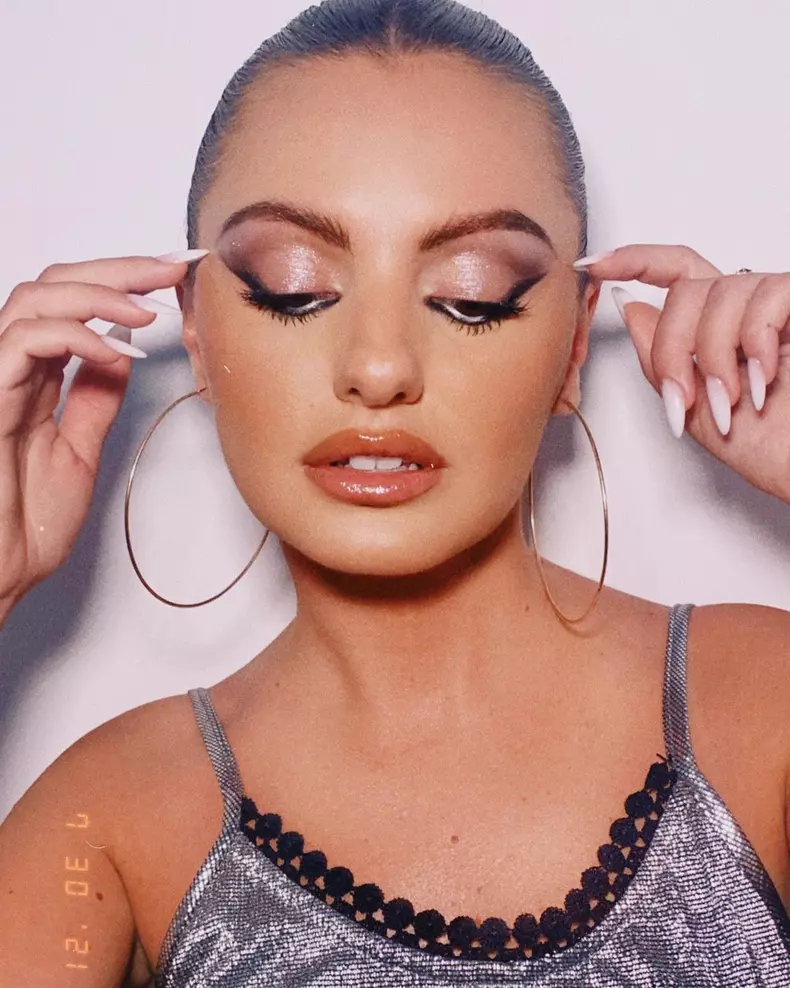 Răspunsul tranșant al Alexandrei Stan, după ce s-a zvonit că are probleme în căsnicie la 3 luni de la nuntă. E absurd (3)