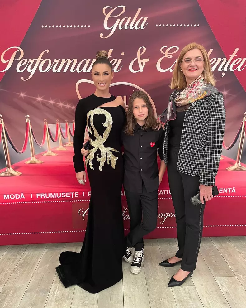 244481052_330069578885508_4519746372867301427_n