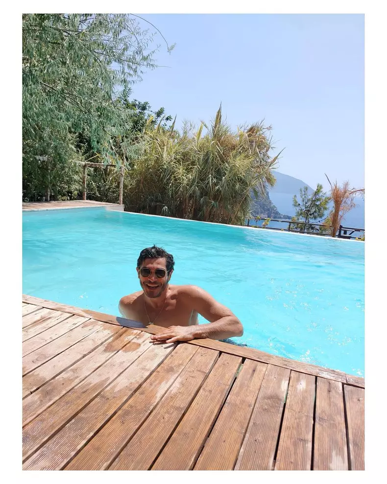 Burak-Deniz-si-Didem-Soydan-si-au-spus-adio.-De-ce-s-a-destramat-relatia-actorului-din-„Marasli-8