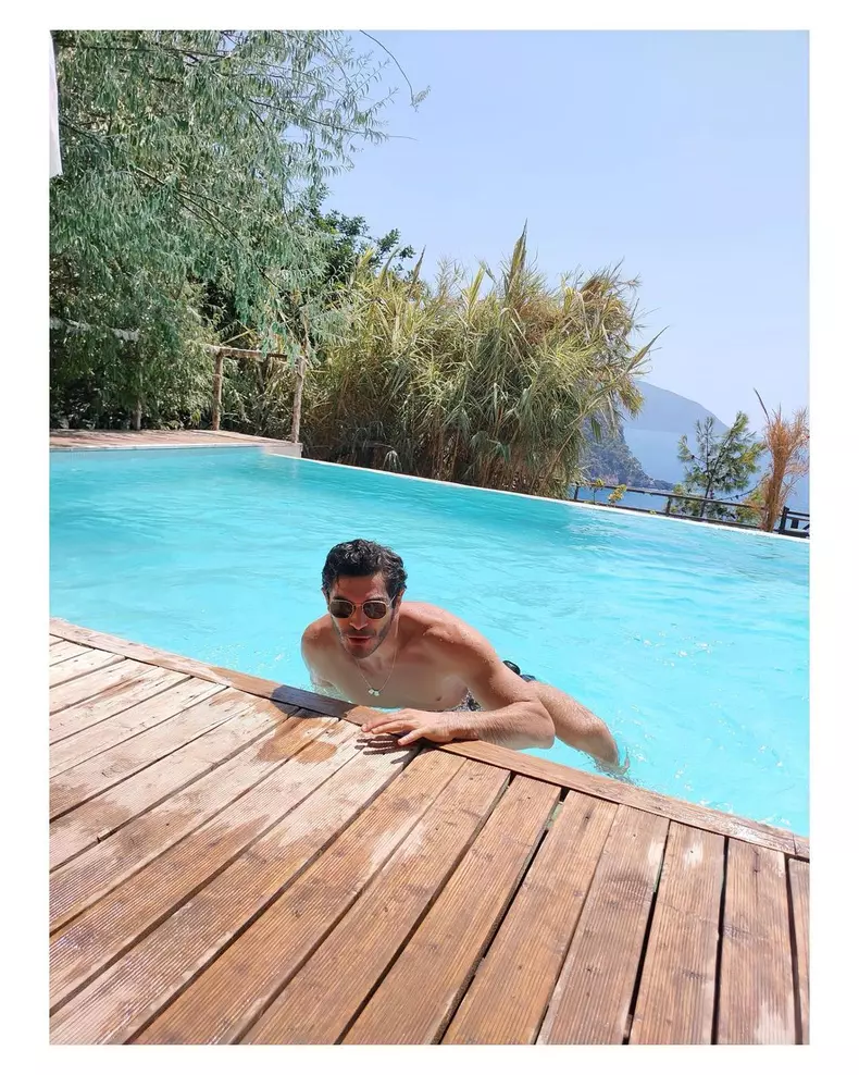 Burak-Deniz-si-Didem-Soydan-si-au-spus-adio.-De-ce-s-a-destramat-relatia-actorului-din-„Marasli-9