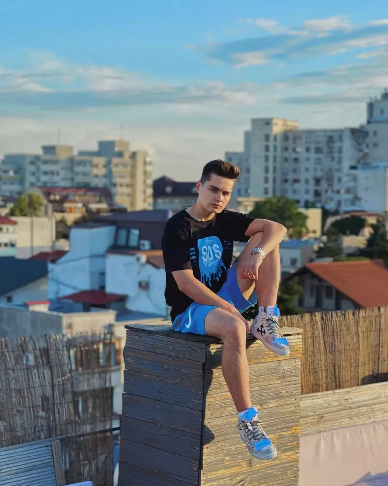 Cum-a-reusit-Selly-sa-cheltuie-25.000-de-euro-intr-o-singura-zi-6