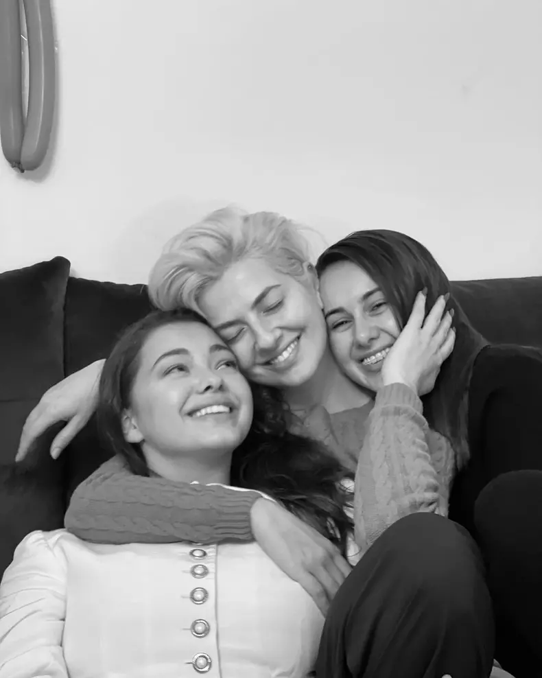 Cum-arata-surorile-Lidiei-Buble-9