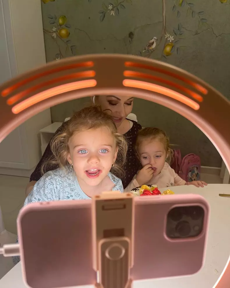 De-ce-a-ajuns-Gabriela-Cristea-la-psiholog-5