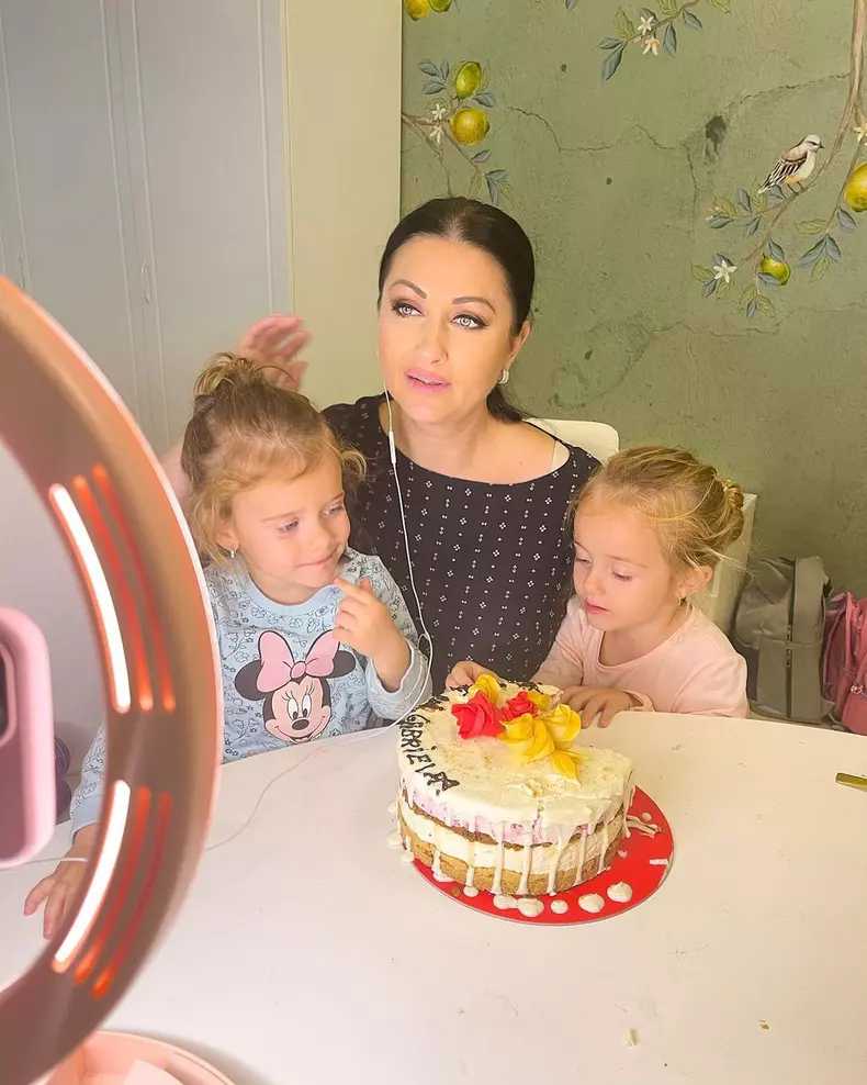 De-ce-a-ajuns-Gabriela-Cristea-la-psiholog-6